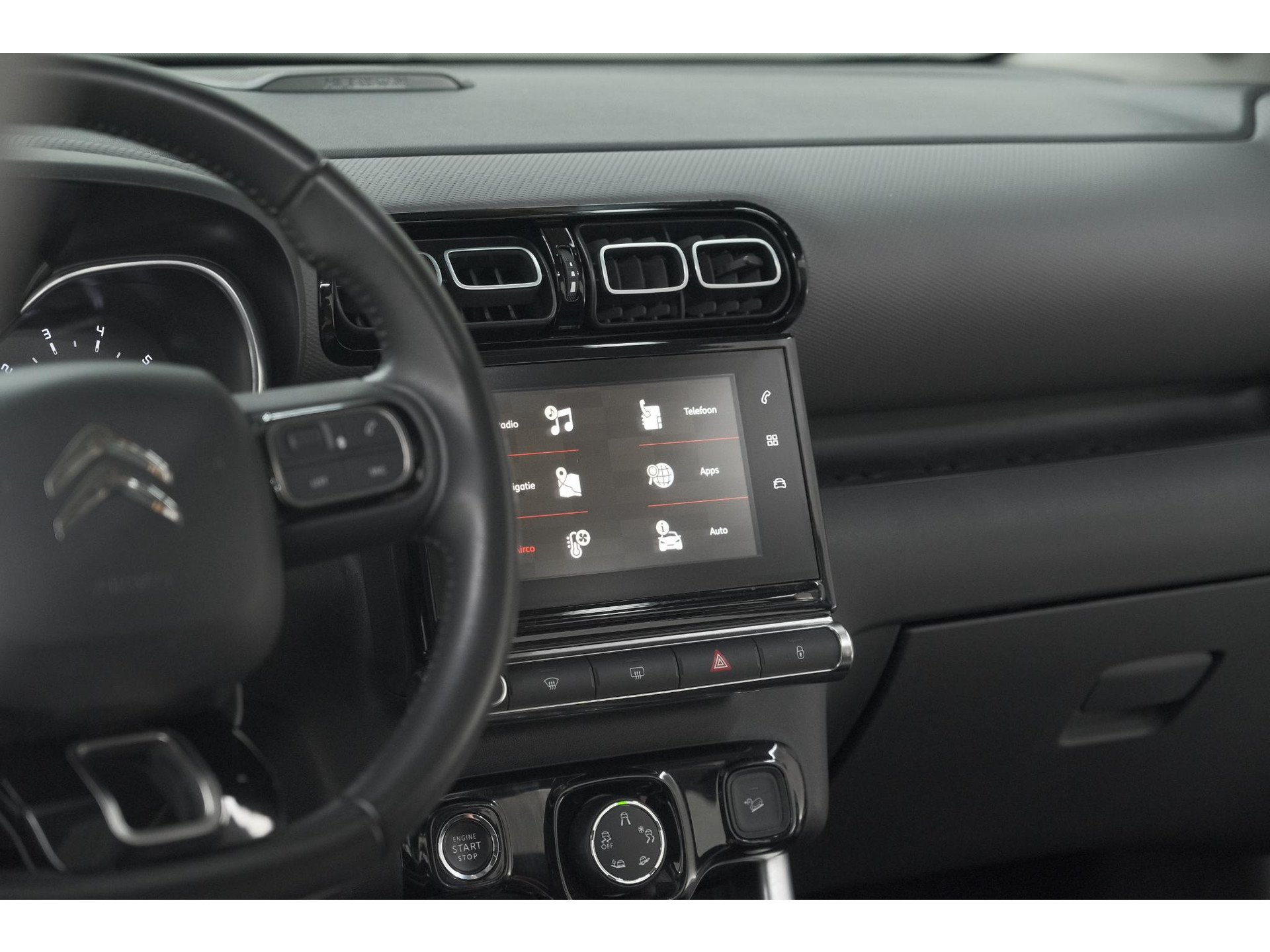Citroen C3 Aircross PureTech 110 EAT6 Shine | Trekhaak | Panoramadak | Head-Up Display | Camera | Navigatie