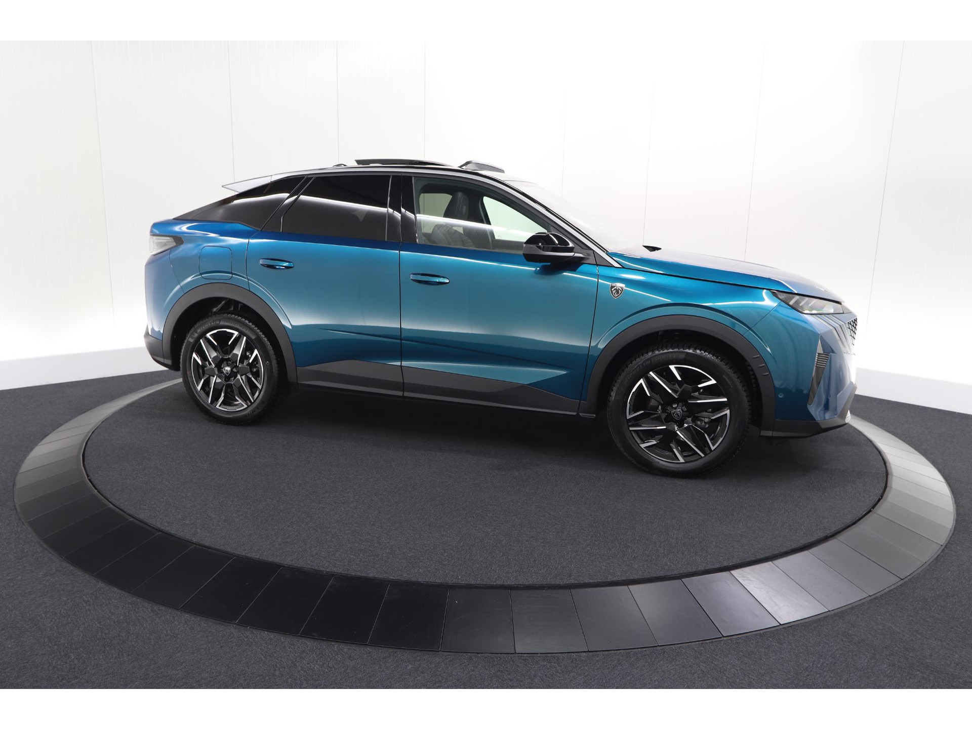 Peugeot 3008 1.2 Hybrid 145 GT | Panoramadak | Focal Hi-Fi | 360 Camera | Elektronische kofferklep