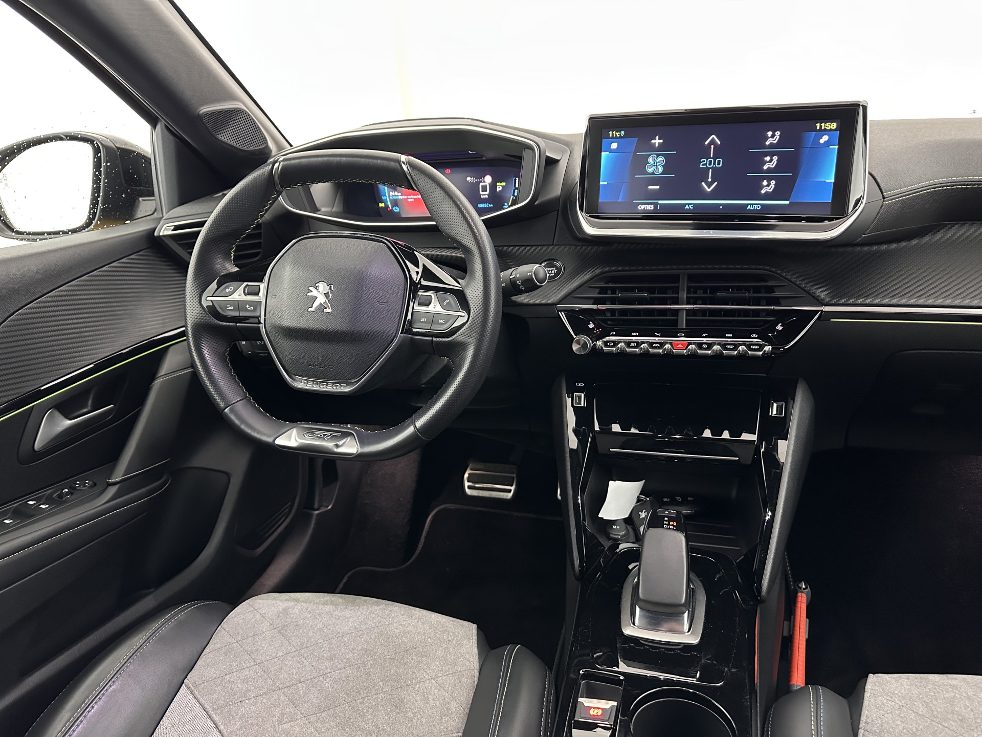 Peugeot e-208 EV GT 350 50 kWh [ 3-Fase ] {SOH-88%} (INCL-BTW) *HEATPUMP | LEATHER-ALCANTARA | FULL-LED | DIGI-COCKPIT | BLINDSPOT | CAMERA | AMBIENT-LIGHT | NAVI-FULLMAP | LANE-ASSIST | KEYLESS | DAB | PRIVACY-GLASS | HEATED-SPORTSEATS | ...