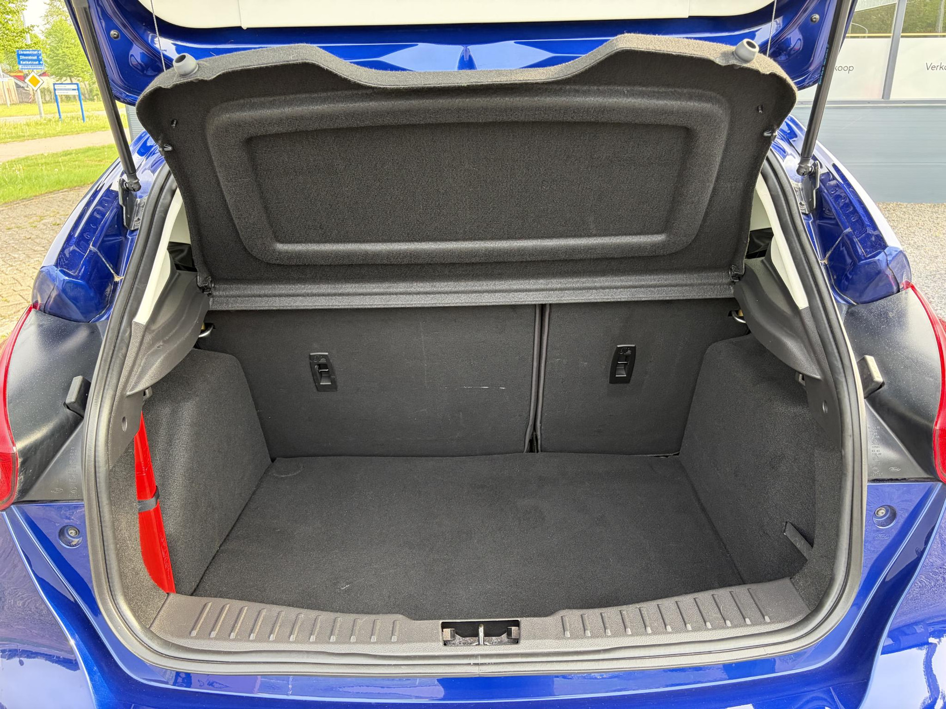 Ford Focus 1.0 Titanium 2e Eigenaar,Dealer Onderhouden,Navi,Pdc V+A,125pk,Clima,Cruise,6 Bak,Lm velgen,Net beurt gehad,Apk tot 04-2027
