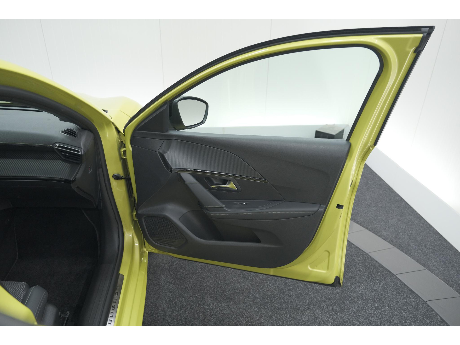 Peugeot 208 Hybrid 136 e-DCS6 GT | Camera | Apple Carplay | Parkeersensoren