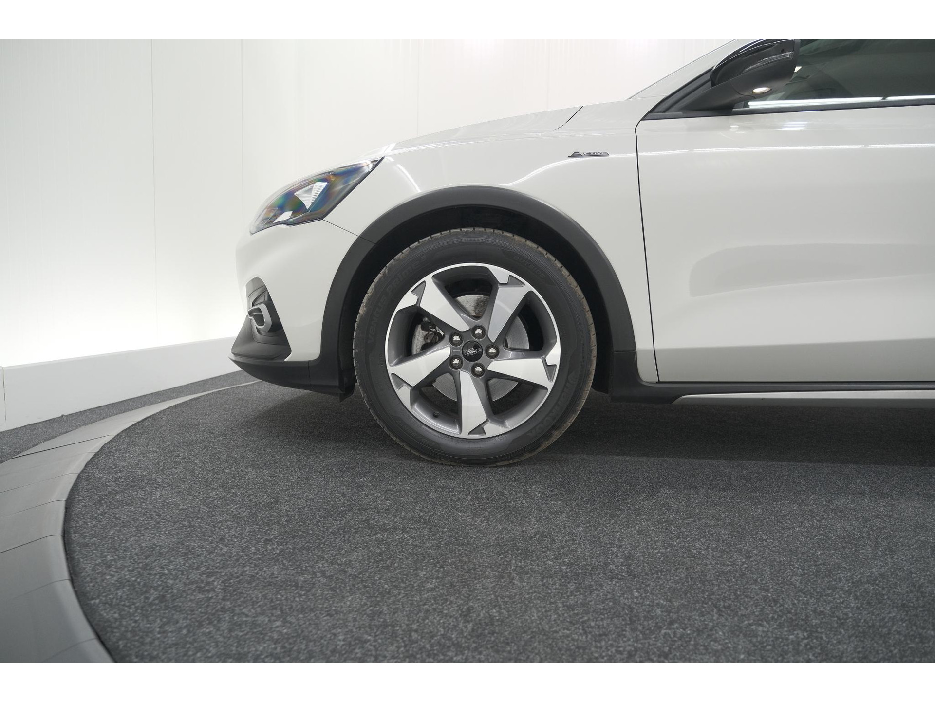 Ford Focus 1.5 EcoBoost Active Business | Lage Kilometerstand | Navigatie | Parkeersensoren | Apple Carplay