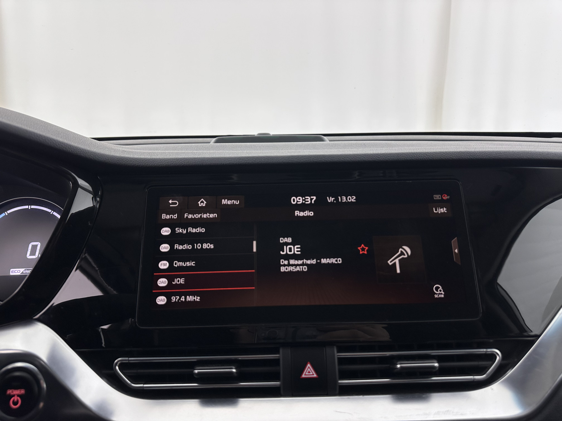 Kia e-Niro DynamicLine 64 kWh [ 3-Fase ] {SOH-100%} (INCL-BTW) Aut.*HEATPUMP | LEATHER-FABRIC | NAVI-FULLMAP | DAB+ | ADAPTIVE-CRUISE | CAMERA | HEATED-COMFORTSEATS | KEYLESS | DIGI-COCKPIT | SHIFTPADDLES | CARPLAY | LANE-ASSIST | 17"ALU*