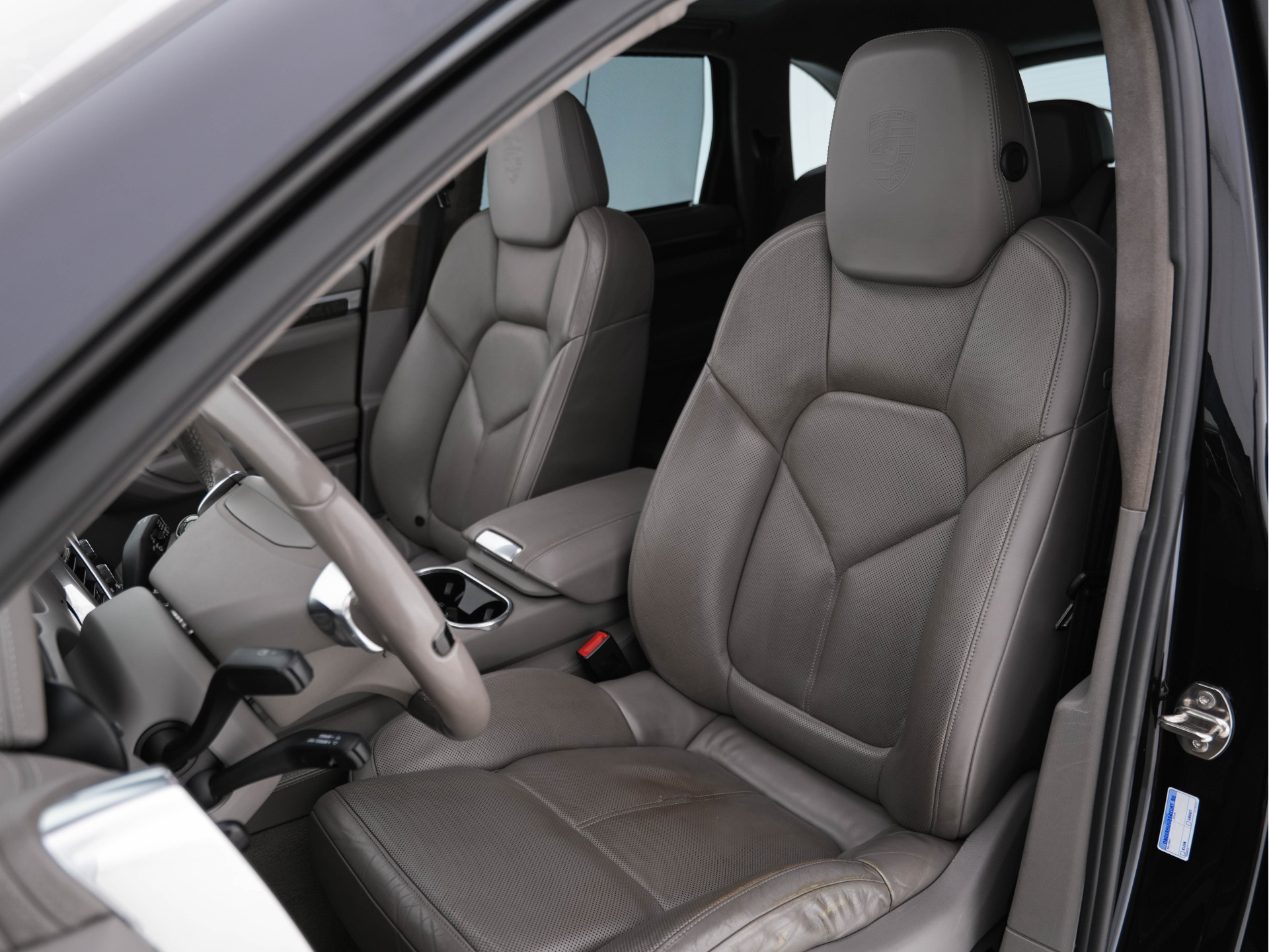 Porsche Cayenne 4.8 Turbo AWD Aut. *PANO | LEATHER | BURMESTER-SURROUND | BI-XENON | MEMORY-PACK | NAVI-FULLMAP | ADAPTIVE-CRUISE | AIR-SUSPENSION | CAMERA | SPORT-SEATS |  20''ALU*