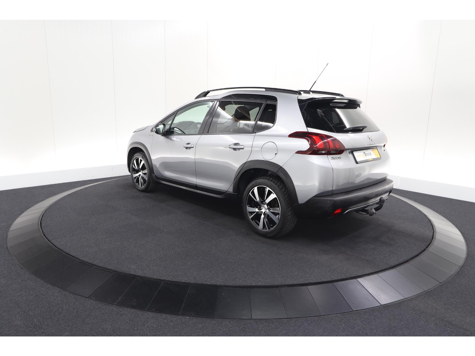 Peugeot 2008 PureTech 110 EAT6 GT-Line | Trekhaak | Panoramadak | Apple Carplay | Parkeersensoren