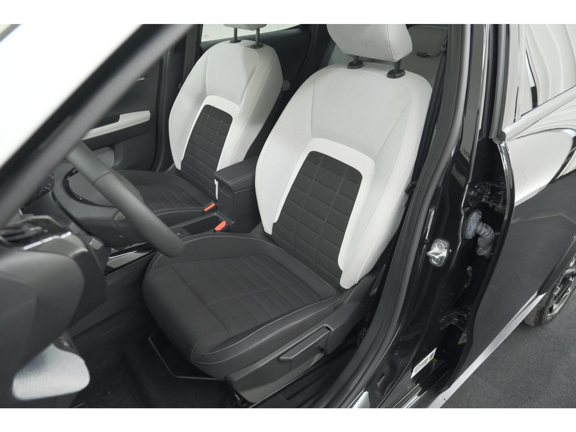 Citroen Ë-C3 Max 113pk 44 kWh | 11 KW Lader | 96% SOH | Camera | Navigatie | Parkeersensoren
