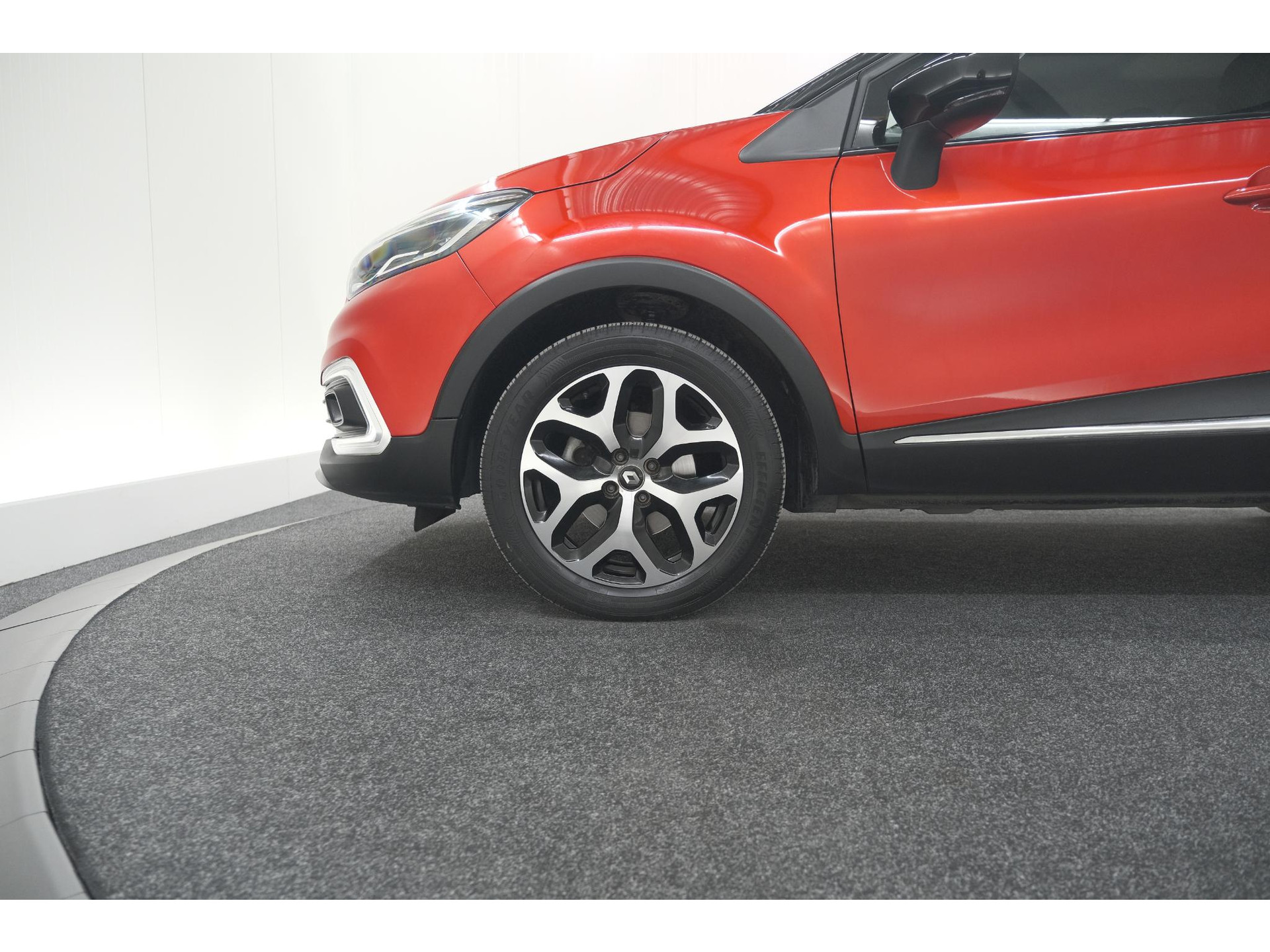 Renault Captur TCe 120 EDC Intens | Trekhaak | Camera | Navigatie | Parkeersensoren