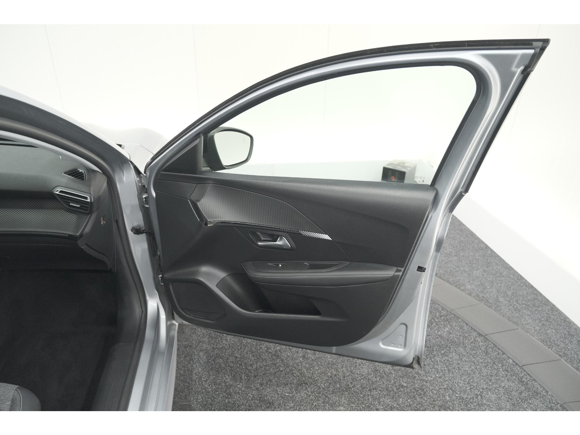 Peugeot 208 PureTech 100 Allure | 360 Camera | Adaptieve Cruise Control | Dodehoekdetectie
