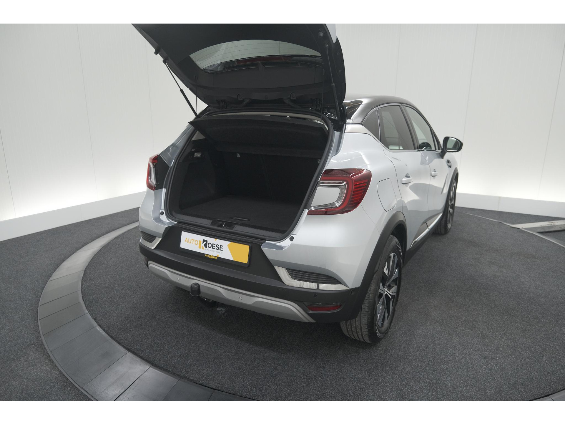 Renault Captur Mild Hybrid 140 EDC Techno | Trekhaak | 360 Camera | 9.3 Inch Grootscherm | Apple Carplay | Parkeersensoren