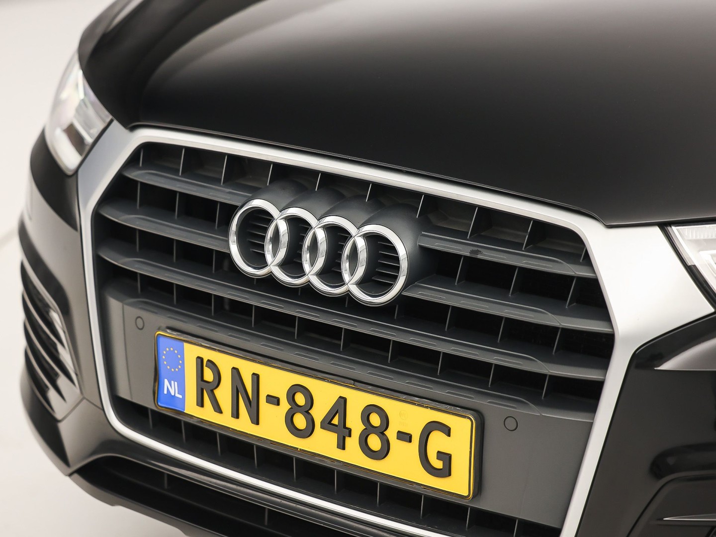 Audi Q3 1.4 TFSI Sport 150Pk Automaat (NAVIGATIE, CLIMATE, CAMERA, STOELVERWARMING, SPORTSTOELEN, XENON, DRIVE SELECT, CRUISE, NIEUWSTAAT)