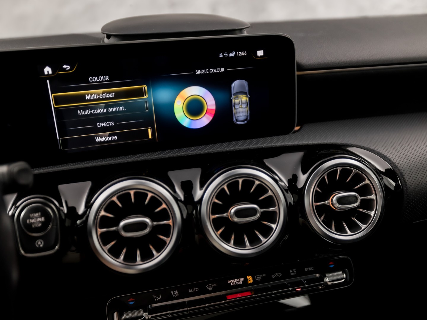 Mercedes-Benz A-Klasse 250 AMG Sport 224Pk Automaat (PANORAMADAK, MEMORY SEATS, 360 CAMERA, BURMESTER, GROOT NAVI, SFEERVERLICHTING, WIDESCREEN, ADAPTIVE CRUISE, NIEUWSTAAT)