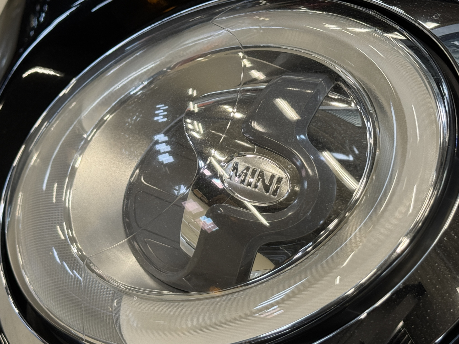 MINI 5-Deurs 1.5 Cooper Chili Serious Business | Stoelverwarming | Sportstoelen | Clima | Cruise