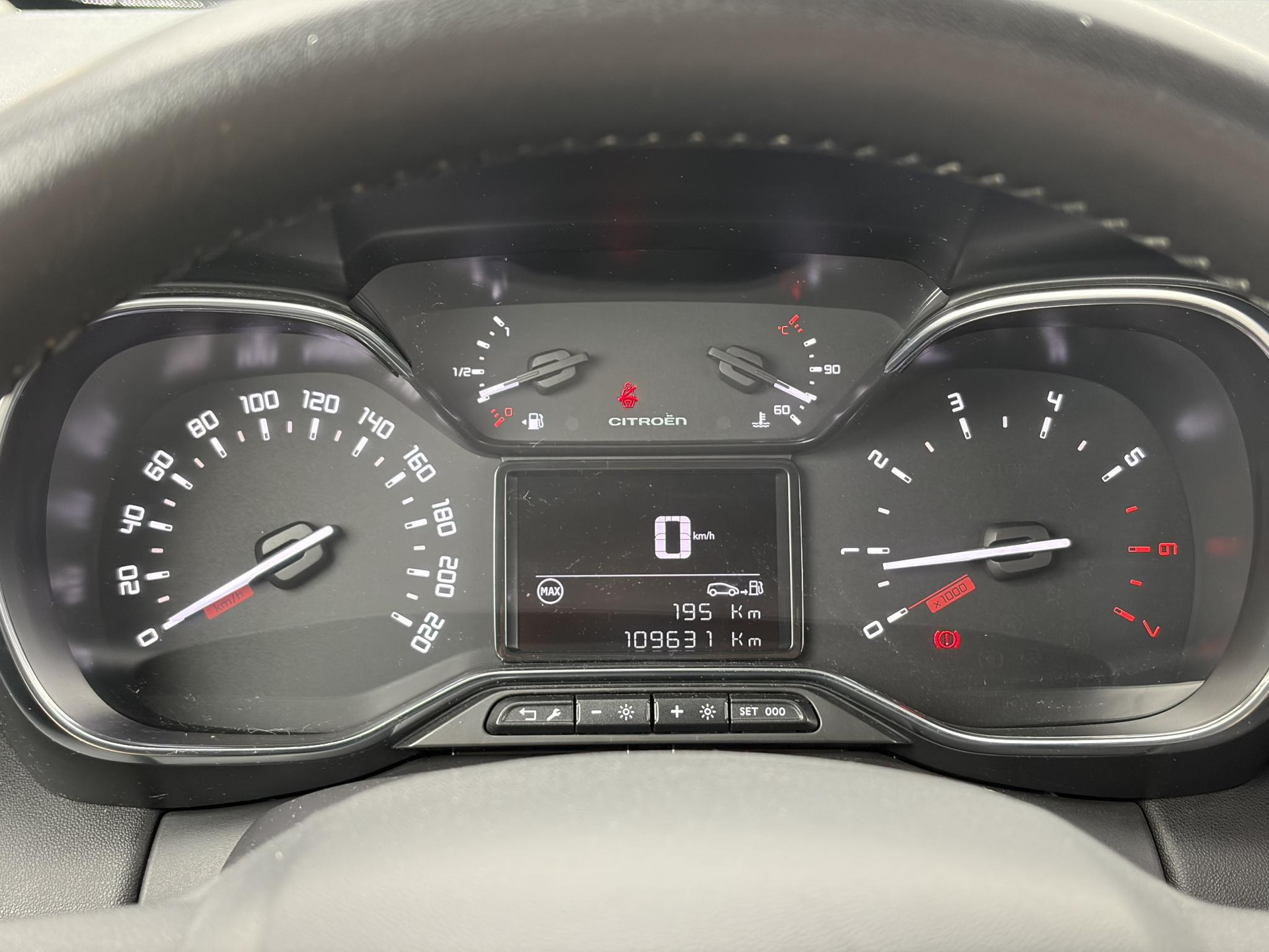 Citroen C3 Aircross 1.2 PureTech Feel ✓1e Eigenaar✓Nieuwe D-riem✓Draadloze telefoonlader✓Carplay✓Navi✓Clima✓Cruise ✓Pdc✓Lm velgen✓Net beurt gehad✓Rijstrooksensor✓N.A.P✓Apk tot 09-2027