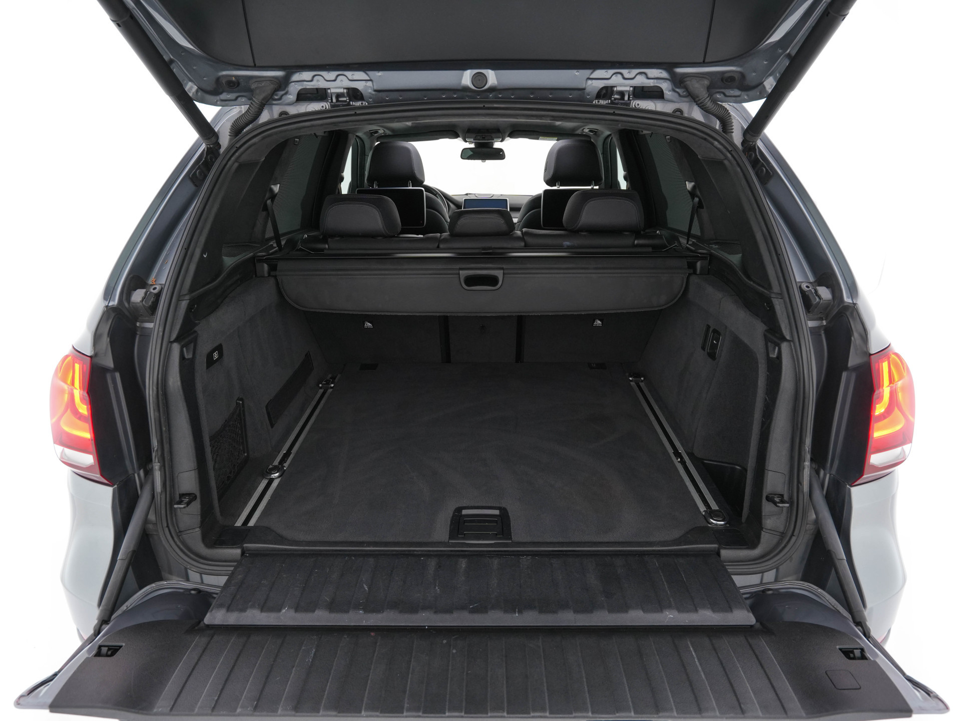 BMW X5 M50d M-Aerodinamica Aut. *PANO | HEAD-UP | LEATHER | ADAPTIVE-CRUISE | SOFT-CLOSE | BANG&OLUFSEN | TOP-VIEW | BLINDSPOT | NIGHT-VISION | MEMORY-PACK | DIGI-COCKPIT | HEATED-COMFORTSEATS | NAVI-FULLMAP |