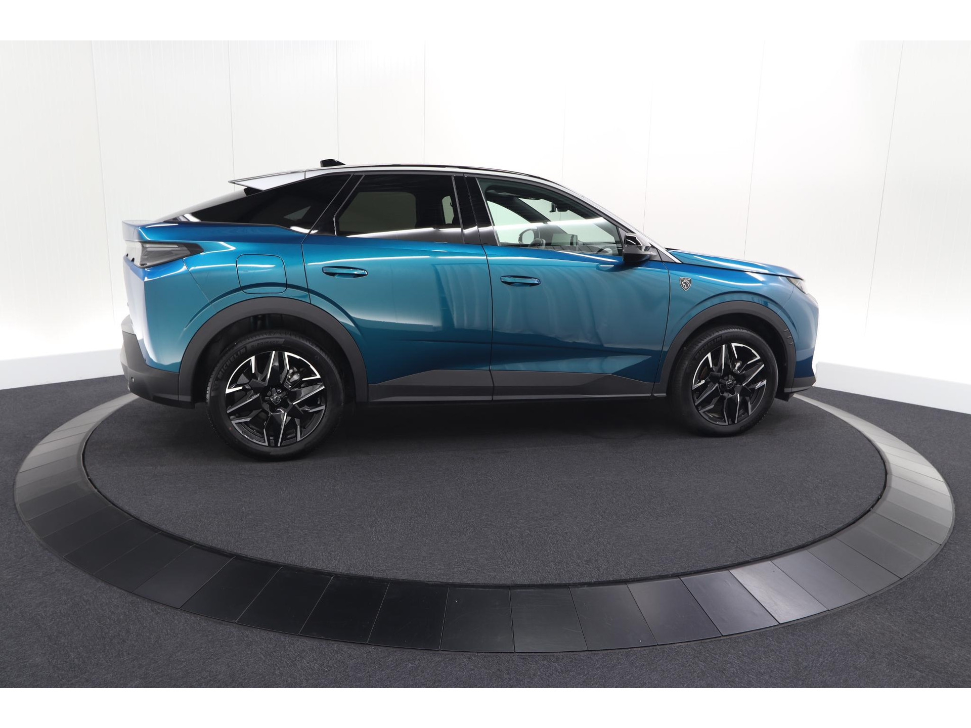 Peugeot 3008 1.2 Hybrid 136 GT | Elektrische Kofferklep | Camera | Adaptieve Cruise Control | Apple CarPlay