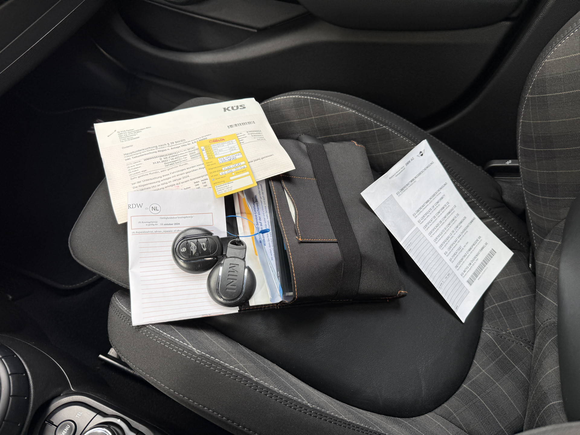 MINI 5-Deurs 1.5 Cooper Chili Serious Business | Stoelverwarming | Sportstoelen | Clima | Cruise