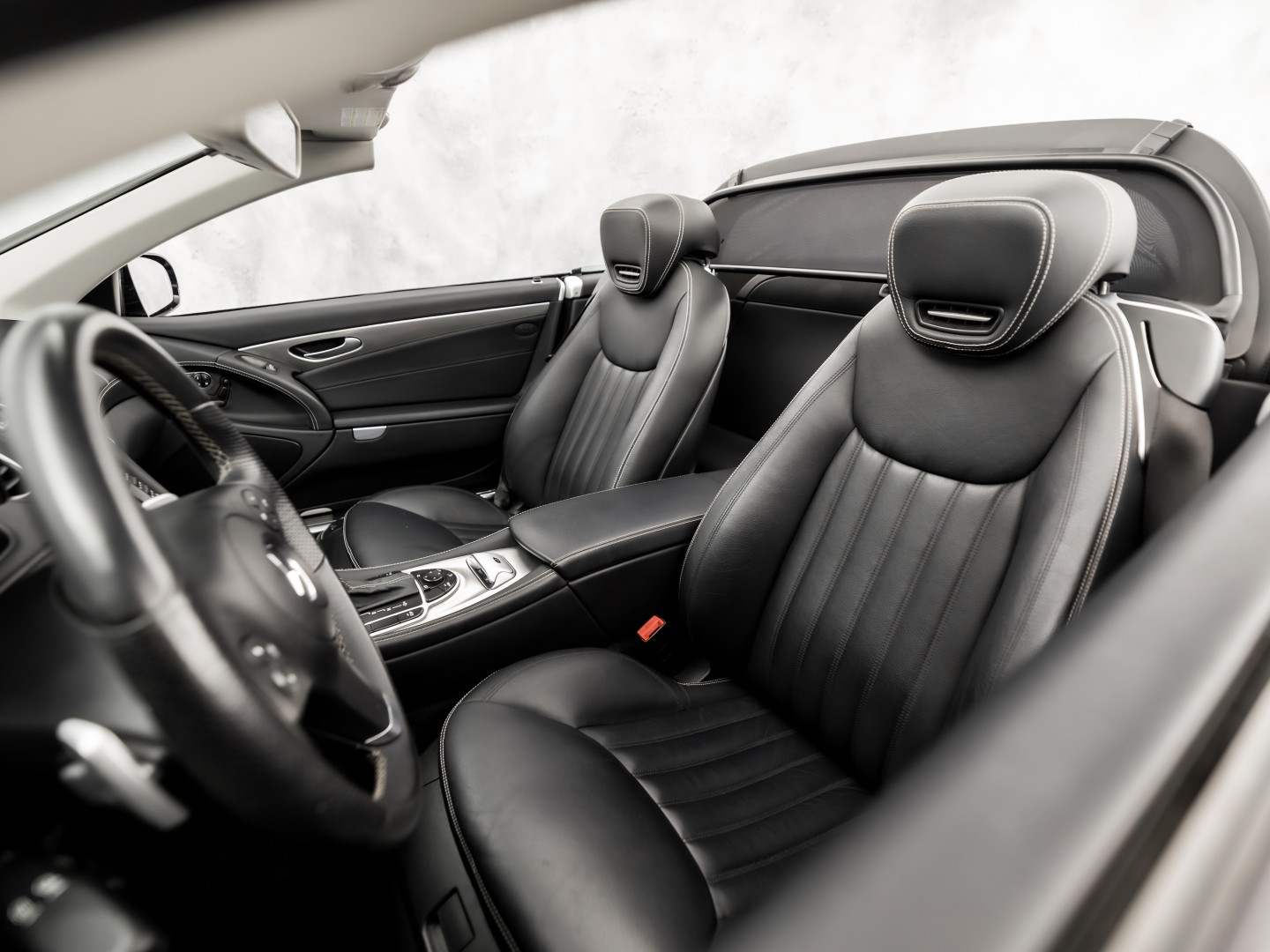 Mercedes-Benz SL-Klasse 280 AMG Sport 232Pk Automaat (NAVIGATIE, ORG. NL, LEDER, MEMORY SEATS, STOELVERWARMING, CRUISE, XENON, NIEUWE APK, NIEUWSTAAT)
