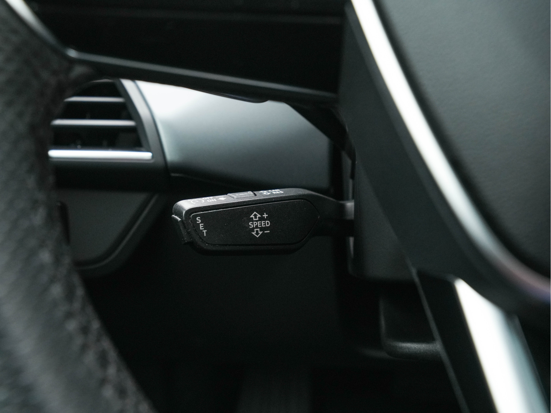 Audi e-tron GT 93 kWh Quattro [ 3-Fase ] {SOH-93%} (INCL-BTW) *PANO | FULL-LED | LEATHER | AUDI-SOUNDSYSTEM | DIGI-COCKPIT | NAVI-FULLMAP | HEATED-SPORTSEATS | TOP-VIEW | DAB | KEYLESS | LANE-ASSIST | SHIFT-PADDLES | PRIVACY-GLASS | 20