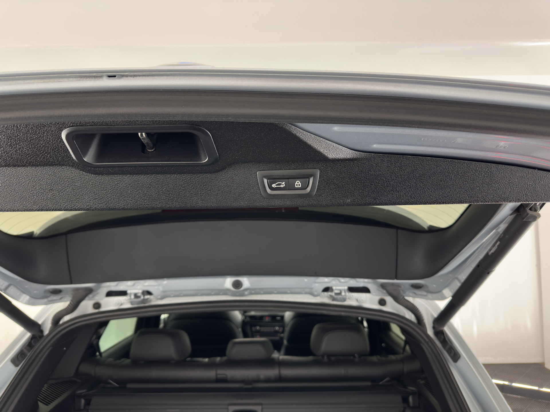 BMW X5 M Aut. *PANO | HEAD-UP | LEATHER | FULL-LED | NAVI-FULLMAP | MEMORY-PACK | HARMAN/KARDON-AUDIO | KEYLESS | CAMERA | HEATED-COMFORTSEATS | SHIFTPADDLES | TOWBAR | 20''ALU*