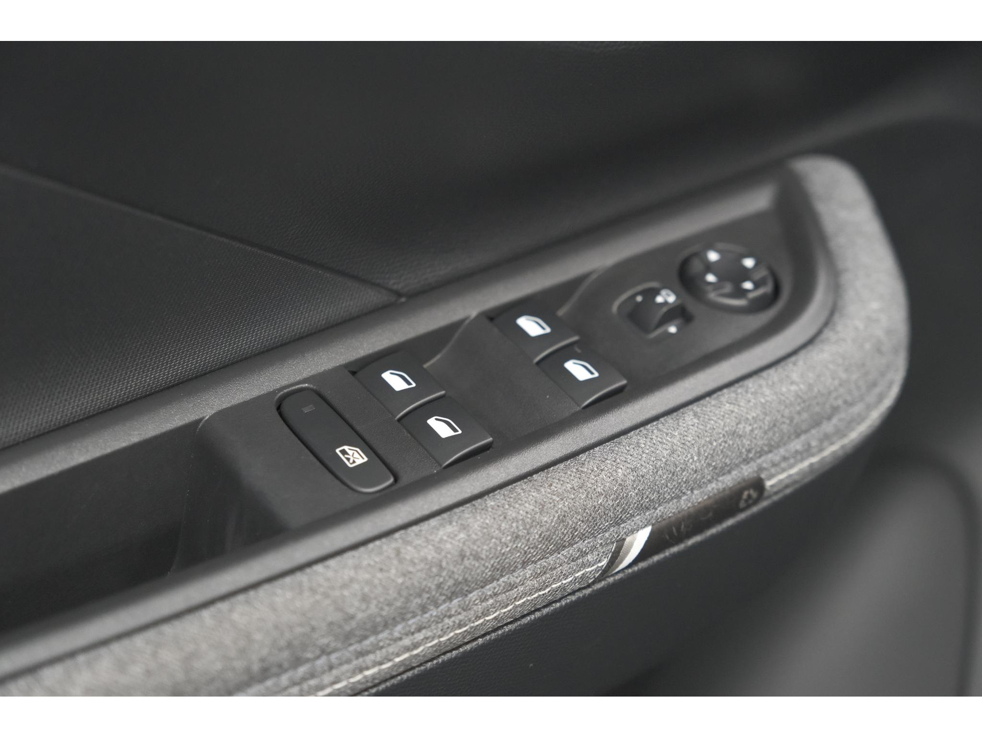 Opel Frontera Electric GS 44 kWh | 11 KW Laadfunctie | Camera | Dodehoekdetectie | Apple Carplay