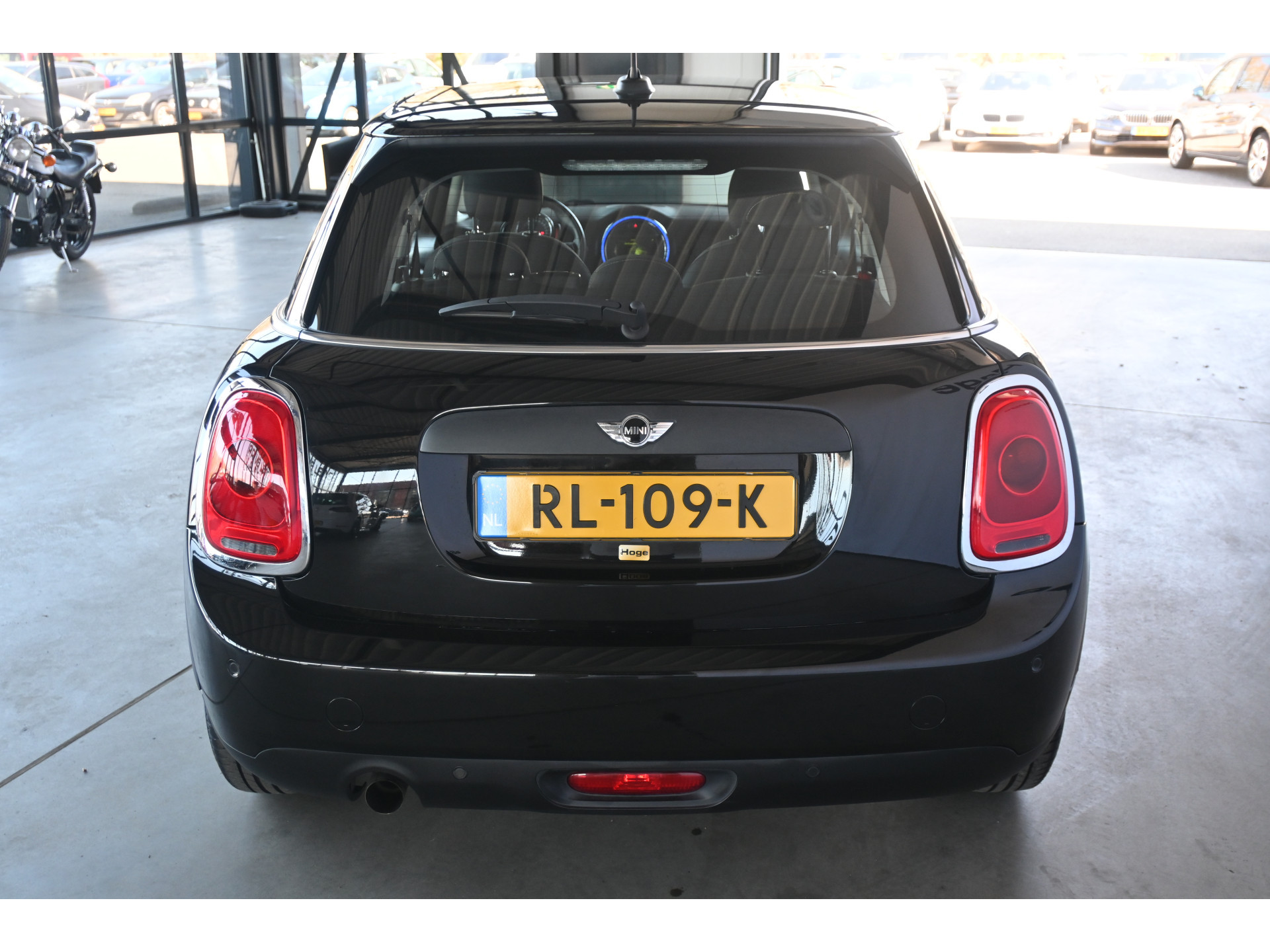 MINI Mini 1.5 Business Nap Airco Cruise control Navigatie Lichtmetaal Inruil mogelijk