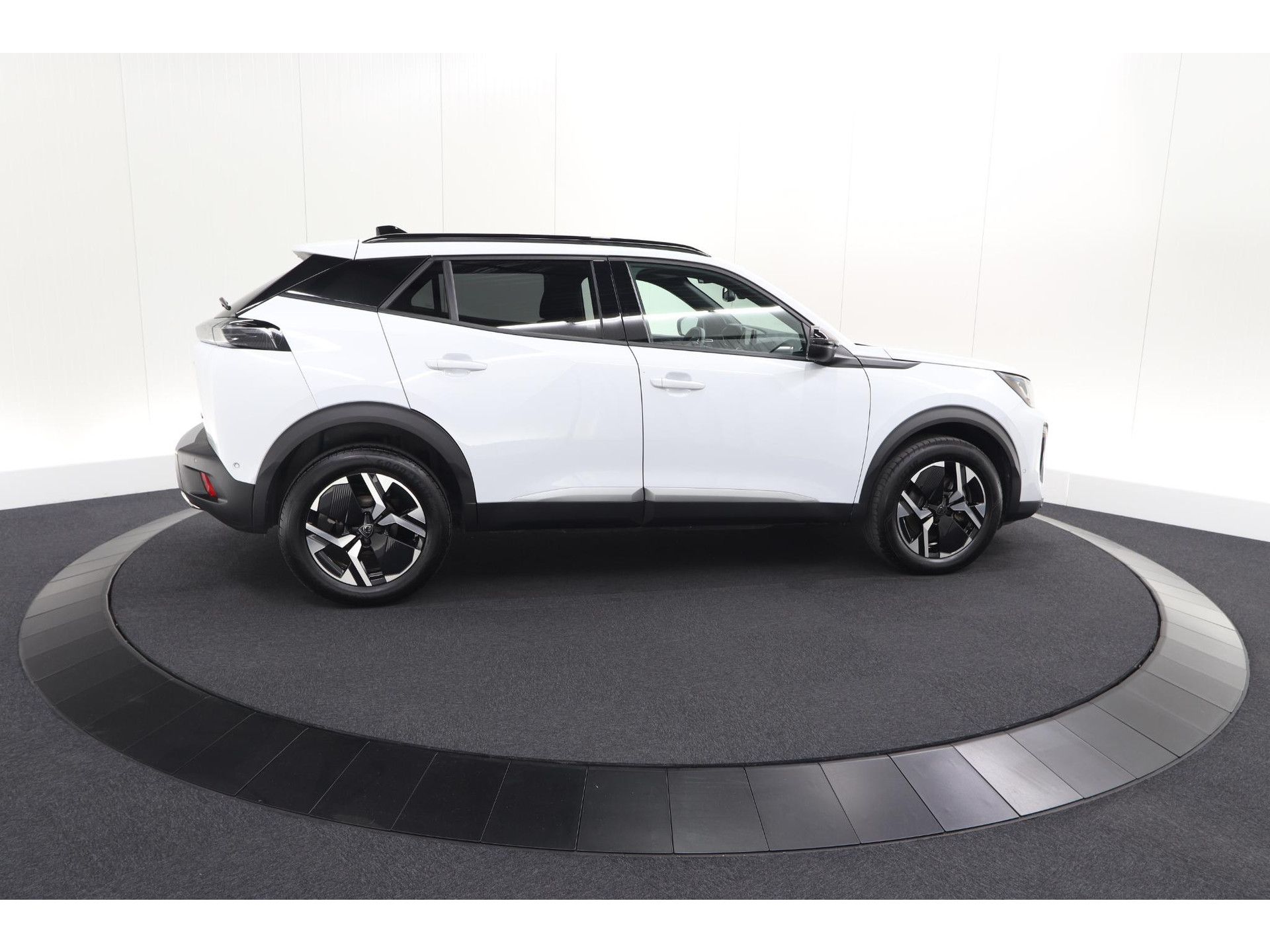Peugeot 2008 Hybrid 145 e-DCS6 Allure | 360 Camera | Adaptieve Cruise Control | Dodehoekdetectie