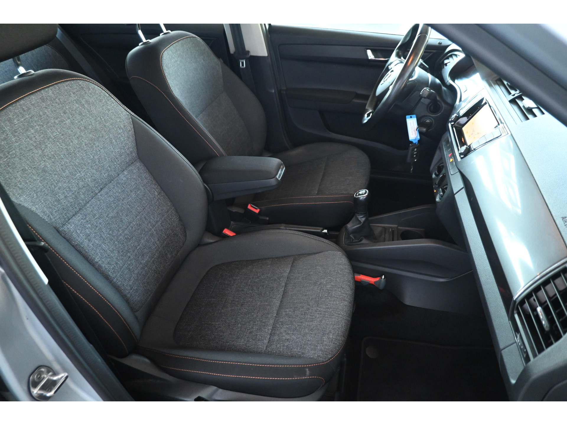 ŠKODA Fabia Combi 1.0 TSI Business Edition Airco Navigatie LED Cruise Control 1e Eigenaar Rijklaarprijs! Inruil Mogelijk!
