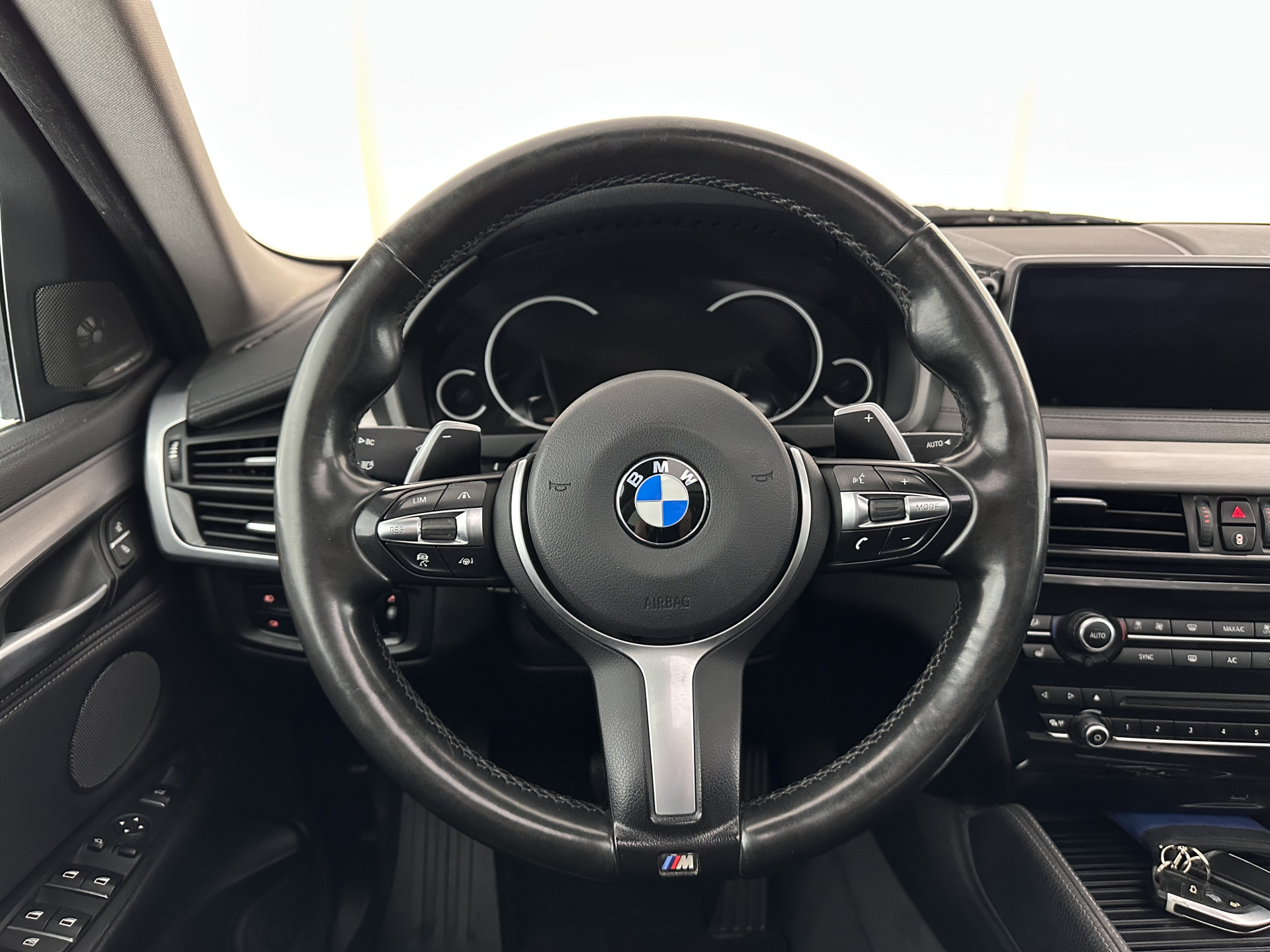 BMW X6 xDrive30d High Executive (INCL-BTW) Aut. *PANO | LEATHER | FULL-LED | HARMAN/KARDON | BLINDSPOT | MEMORY-PACK | DIGI-COCKPIT | HEATED-COMFORTSEATS | NAVI-FULLMAP | PRIVACYGLASS | HEAD-UP | ADAPTIVE-CRUISE | 19"ALU*