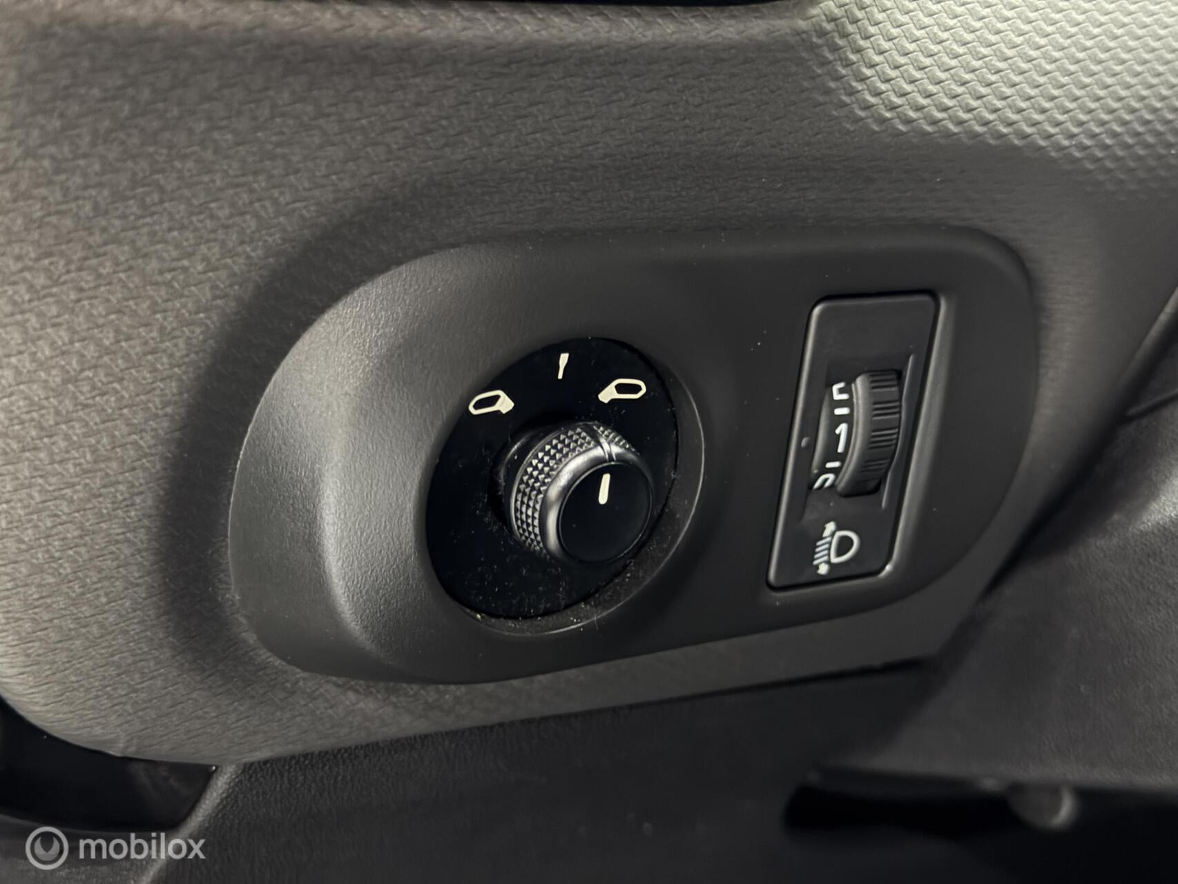 Citroën C4 Cactus 1.2 PureTech Shine|Automaat|NAP|Camera|Navi