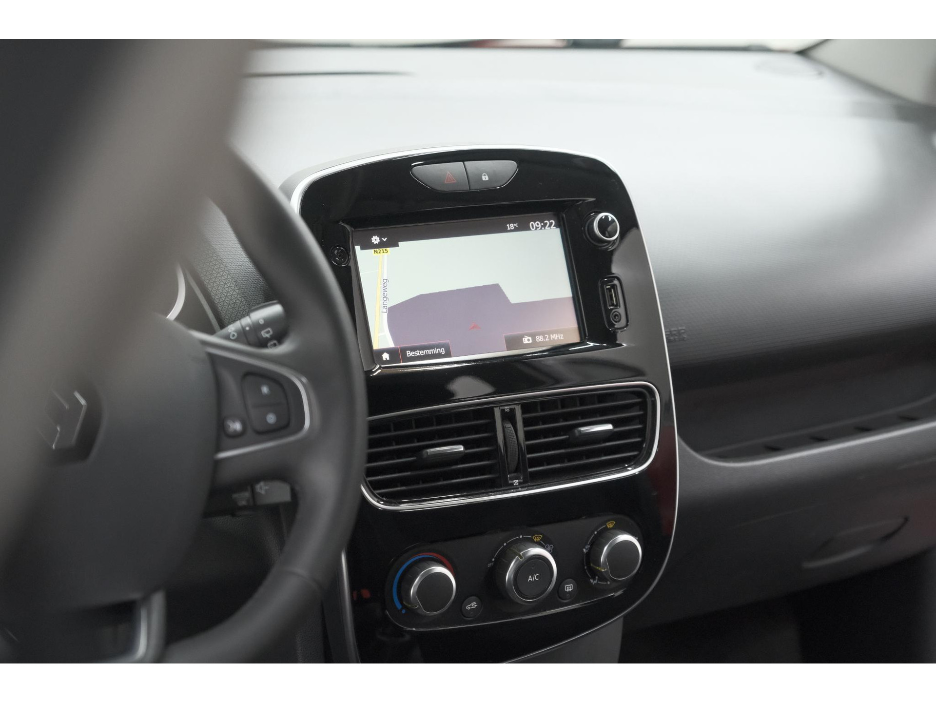 Renault Clio TCe 90 Limited | Trekhaak | Parkeersensoren | Navigatie