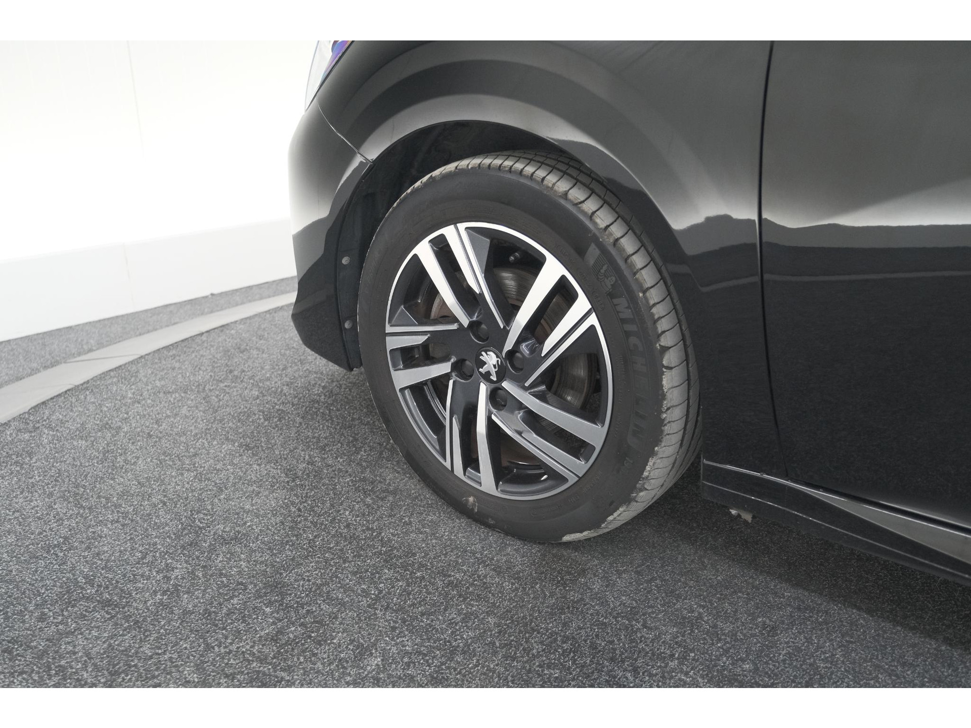 Peugeot 208 PureTech 100 Allure Pack | Camera | Apple Carplay | Stoelverwarming | Parkeersensoren