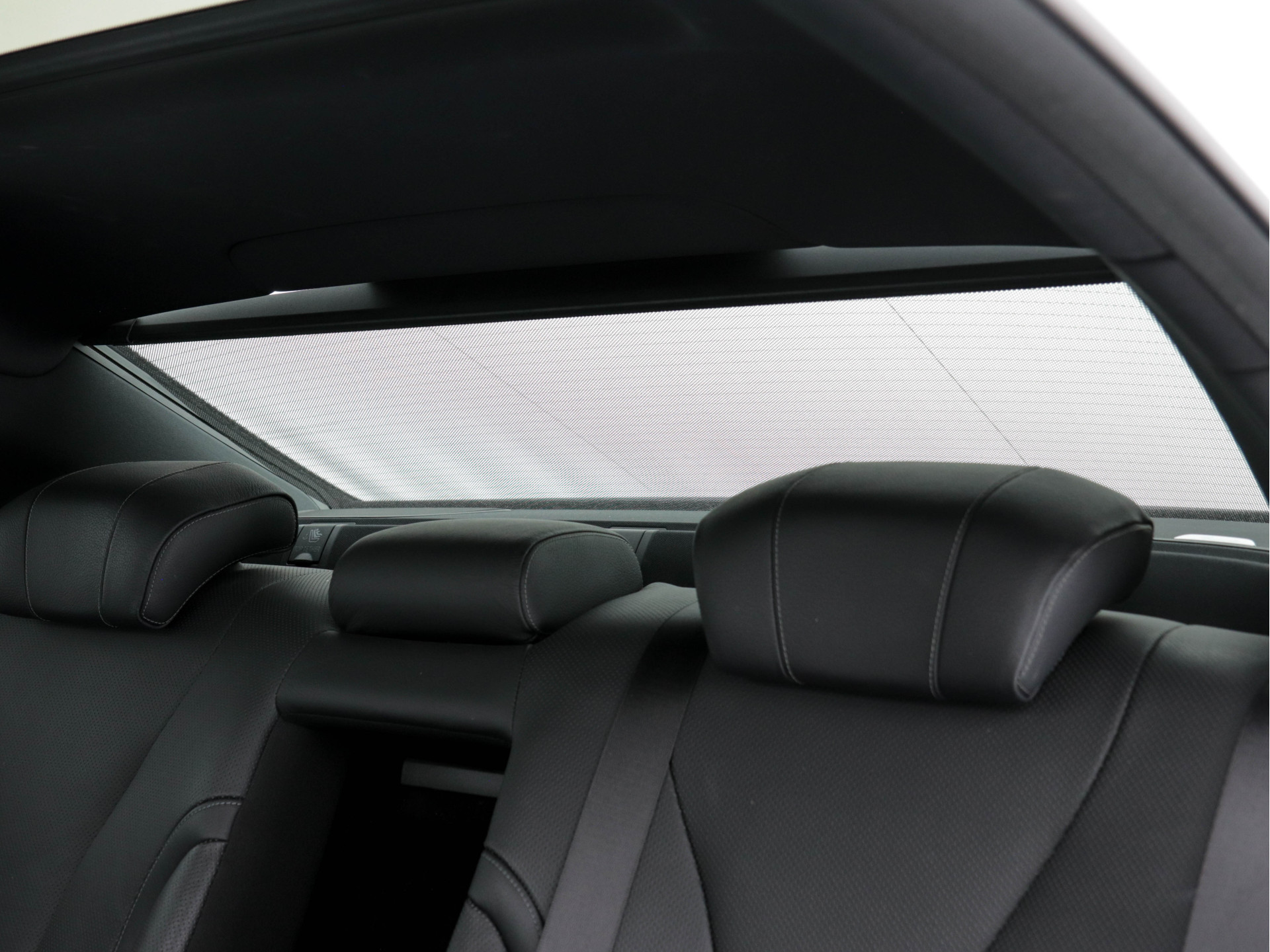 Mercedes-Benz S-klasse 400d 4-Matic Lang Aut. *PANO | DISTRONIC | BURMESTER-AUDIO | TOP-VIEW | KEYLESS | BLIND-SPOT | AIRMATIC | FULL-LEATHER  | FULL-LED |  MEMORY-PACK  | WIDE-SCREEN-DIGI-COCKPIT | AMBIENT-LIGHTNING |  HEATED/VENTI