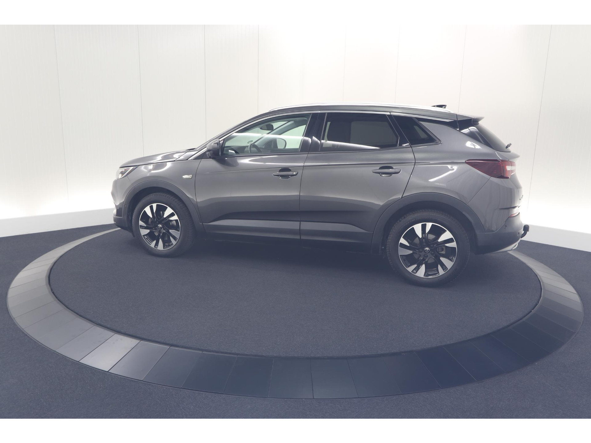 Opel Grandland X Turbo 130 EAT8 Innovation | Trekhaak | Dodehoekdetectie | Apple Carplay | Pack Winter