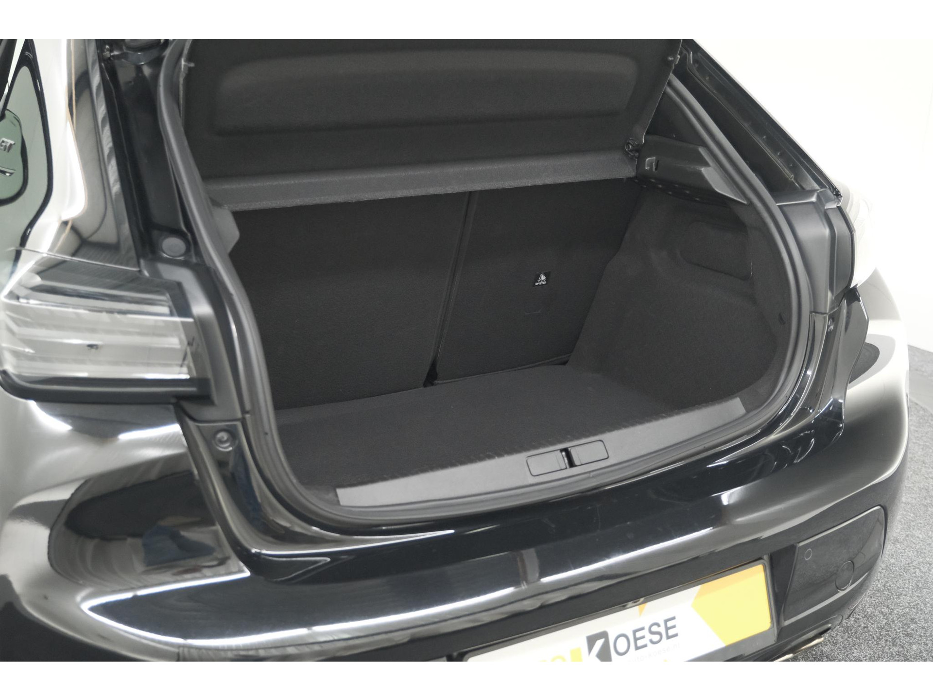 Peugeot 208 Hybrid 136 e-DCS6 GT | 360 Camera | Adaptieve Cruise Control | Dodehoekdetectie | Apple Carplay
