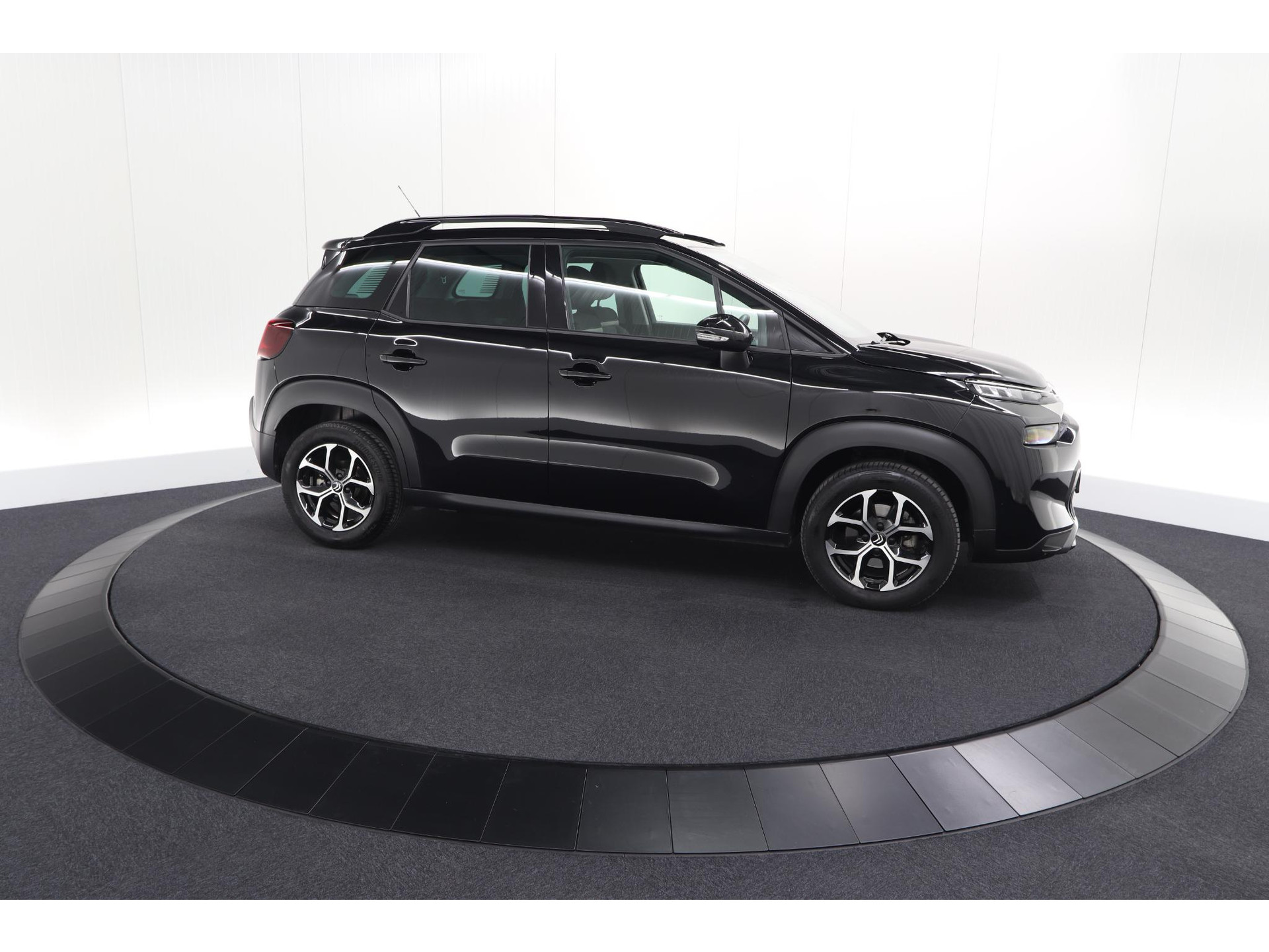 Citroen C3 Aircross PureTech 130 EAT6 Shine | Parkeersensoren | Apple Carplay | Stoelverwarming
