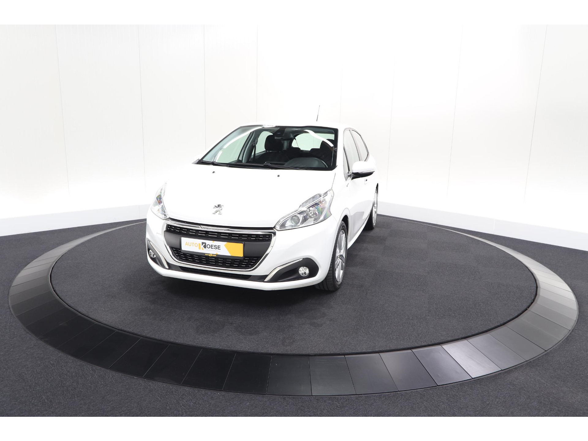 Peugeot 208 PureTech 82 Signature | Parkeersensoren | Apple Carplay | Pack Connect | Armsteun