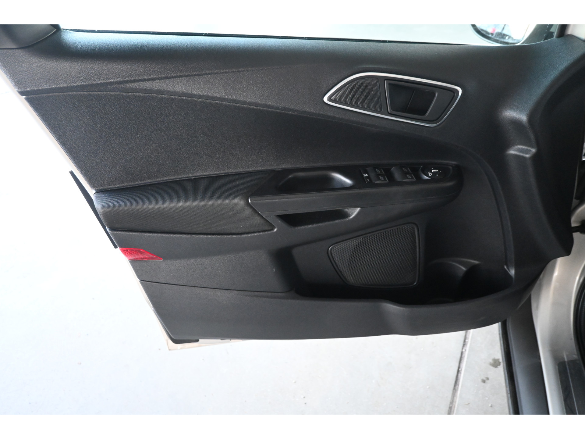 Ford B-Max 1.6 TI-VCT Titanium Automaat Airco Trekhaak Dealer Onderhouden! Inruil Mogelijk!