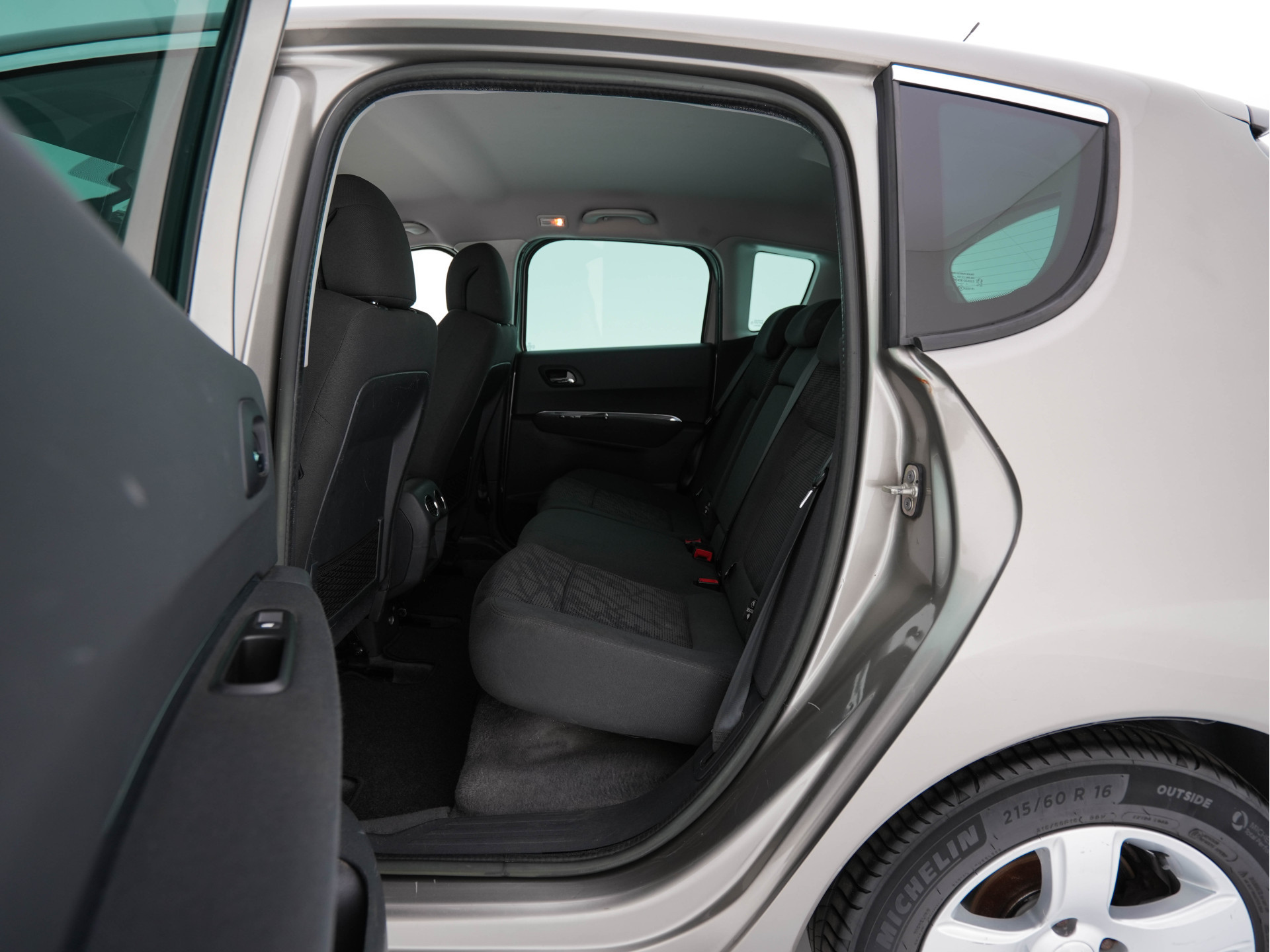 Peugeot 3008 2.0 HDiF HYbrid4 Aut. *NAVI-FULLMAP | COMFORT-SEATS | ECC | SHIFT-PADDLES | PDC | CRUISE | 16''ALU*