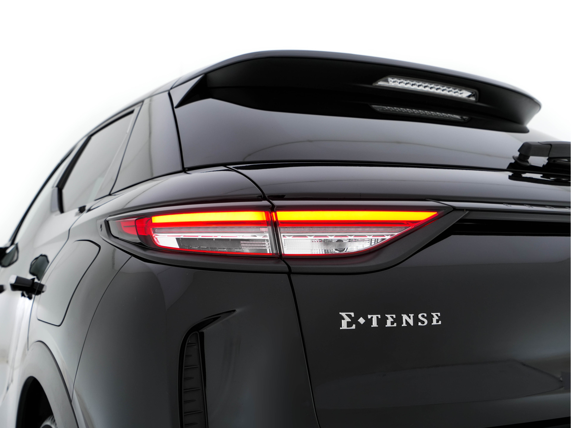 DS 3 Crossback E-Tense Performance Line+ 50 kWh [ 3-Fase ] {SOH-90%} (INCL-BTW) *LEATHER-FABRIC | MATRIX-LED | ADAPTIVE-CRUISE | DIGI-COCKPIT | HEATED-SPORTSEATS | CAMERA | KEYLESS | NAVI-FULLMAP | DAB+ | ECC | PDC | PRIVACY-GLASS | 18''ALU*