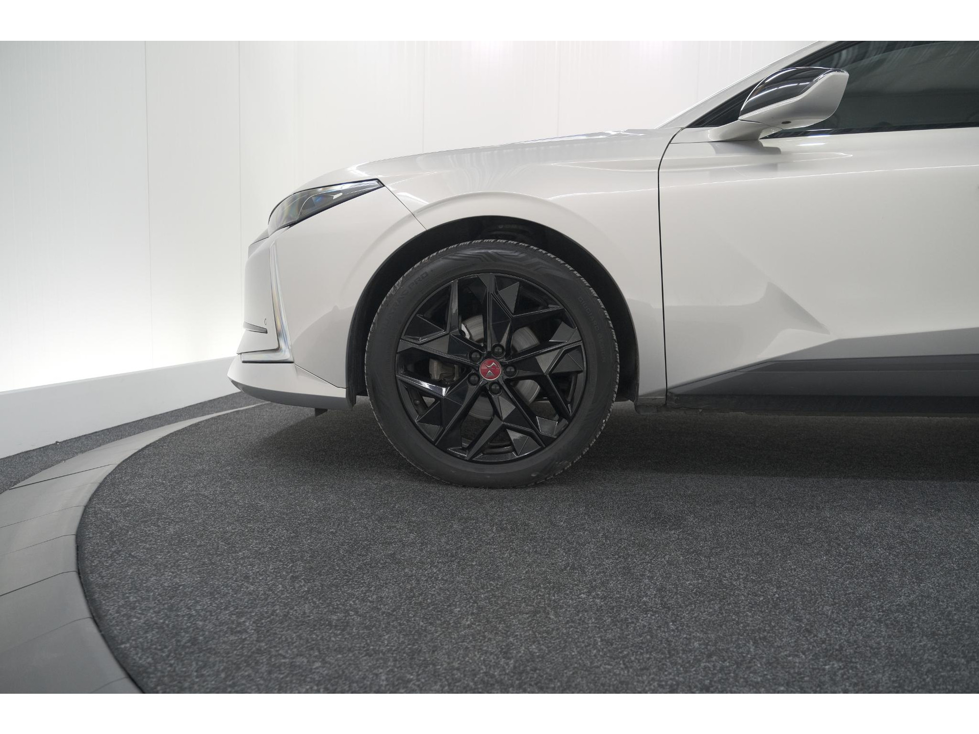 DS 4 PureTech 130 EAT8 Performance Line | Camera | Apple Carplay | Alcantara® bekleding | Parkeersensensoren