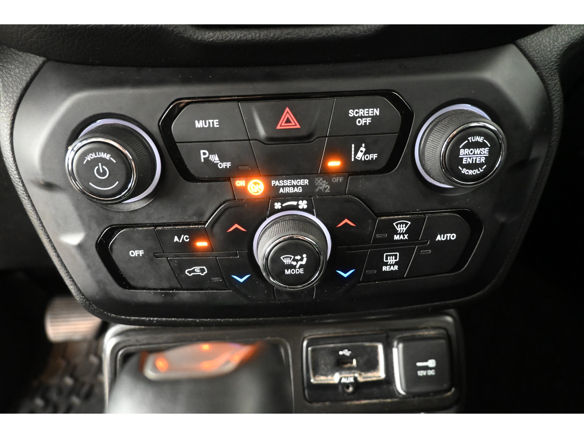 Jeep Renegade 1.3T Limited Automaat Clima Carplay Cruise Control 1e Eigenaar Rijklaarprijs! Inruil Mogelijk!