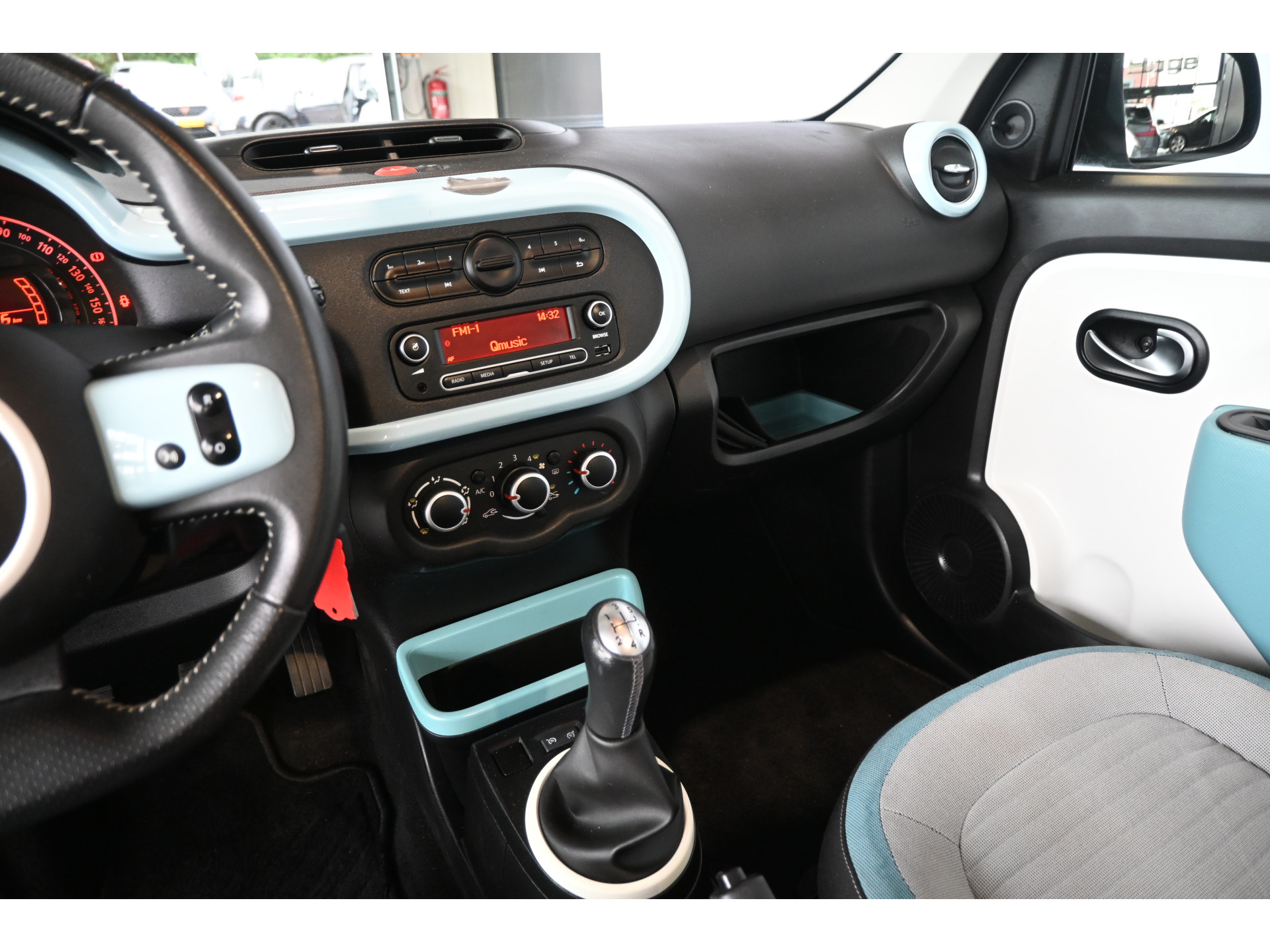 Renault Twingo 1.0 SCe Serie Signature VIVA Airco Schuif / vouwdak Cruise control 100% Onderhouden! Inruil Mogelijk!