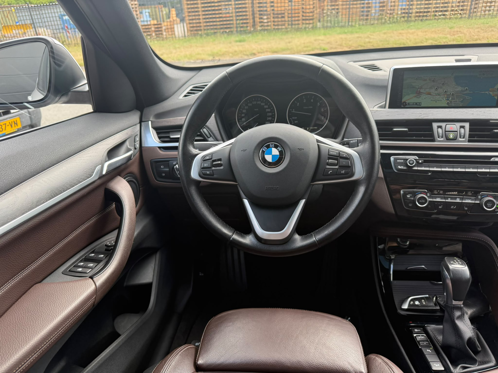 BMW X1 xDrive20i xLine | 3E EIGENAAR | 3/6/12MND GARANTIE| PANO DAK | HEAD UP | LEDER | NAVI |