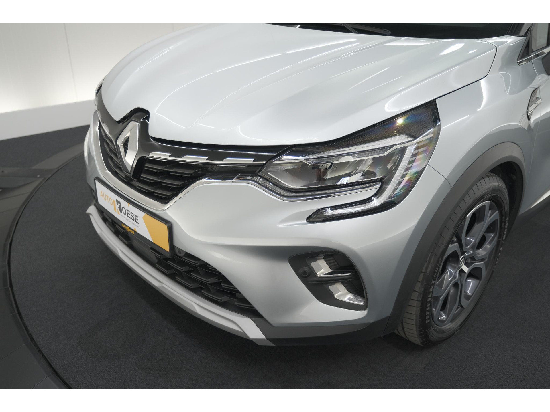 Renault Captur 1.6 E-Tech full hybrid 145 techno | Pack Full Screen | Camera | Navigatie | Parkeersensoren