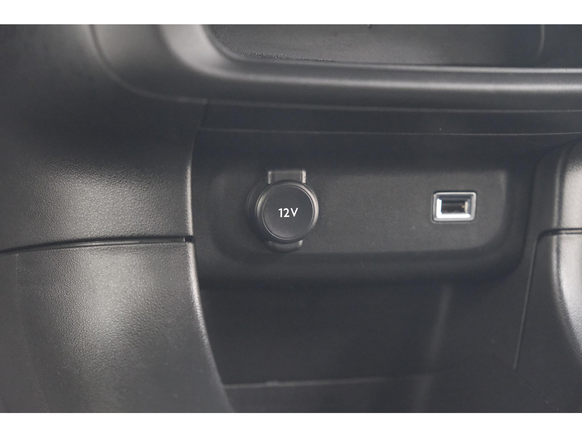 Citroen C3 PureTech 82 C-Series | Climate Control | Apple Carplay | Stoelverwarming | LED Koplampen