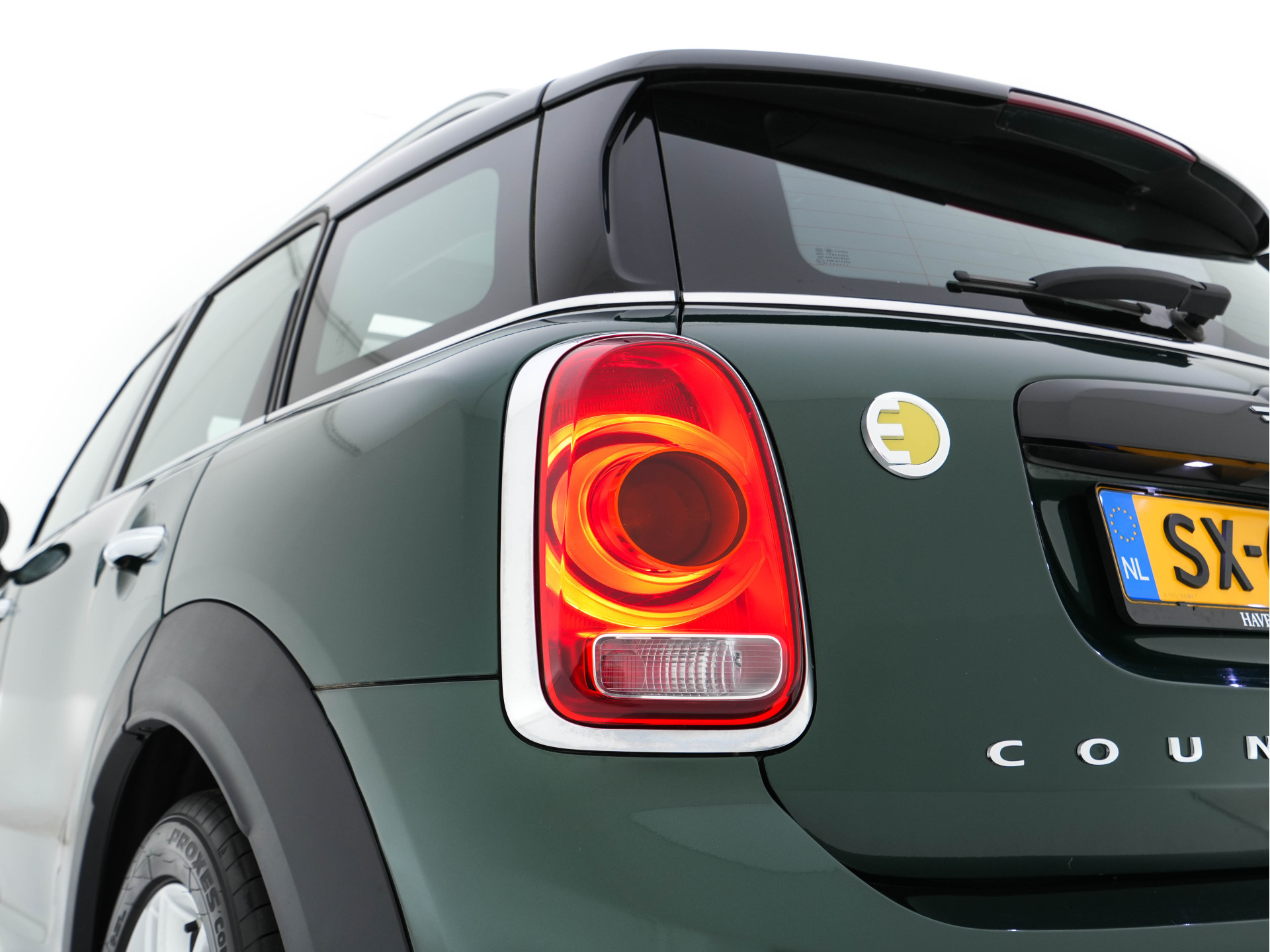MINI Mini Countryman 2.0 Cooper S E ALL4 Chili Plug-In (INCL-BTW) Aut. *PANO | LEATHER-FABRIC | FULL-LED | SPORT-SEATS | KEYLESS | NAVI-FULLMAP | ECC | AMBIENT-LIGHT | PDC | CRUISE | 18''ALU*