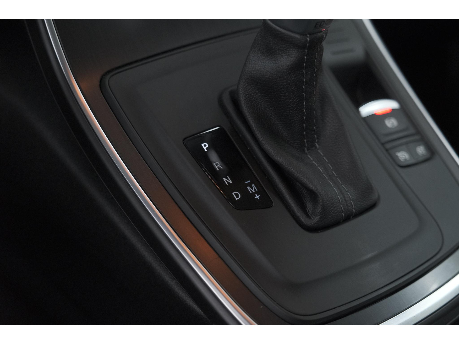 Renault Grand Scénic 1.3 Intens TCe 140 EDC | 7 Zitplaatsen | Apple Carplay | Camera | Parkeersensoren voor + achter
