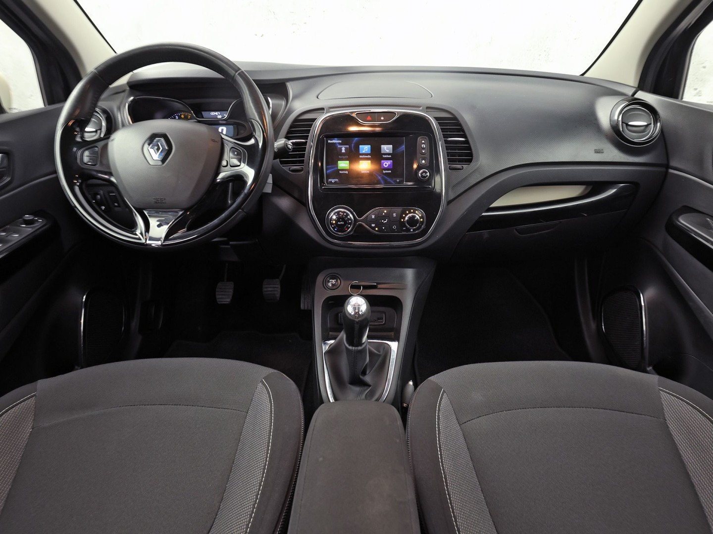 Renault Captur 0.9 TCe Dynamique Black Pack Automaat (NAP, NAVIGATIE, CLIMATE, GETINT GLAS, CAMERA, SPORTSTOELEN, CRUISE, ELEK PAKKET, NIEUWSTAAT)