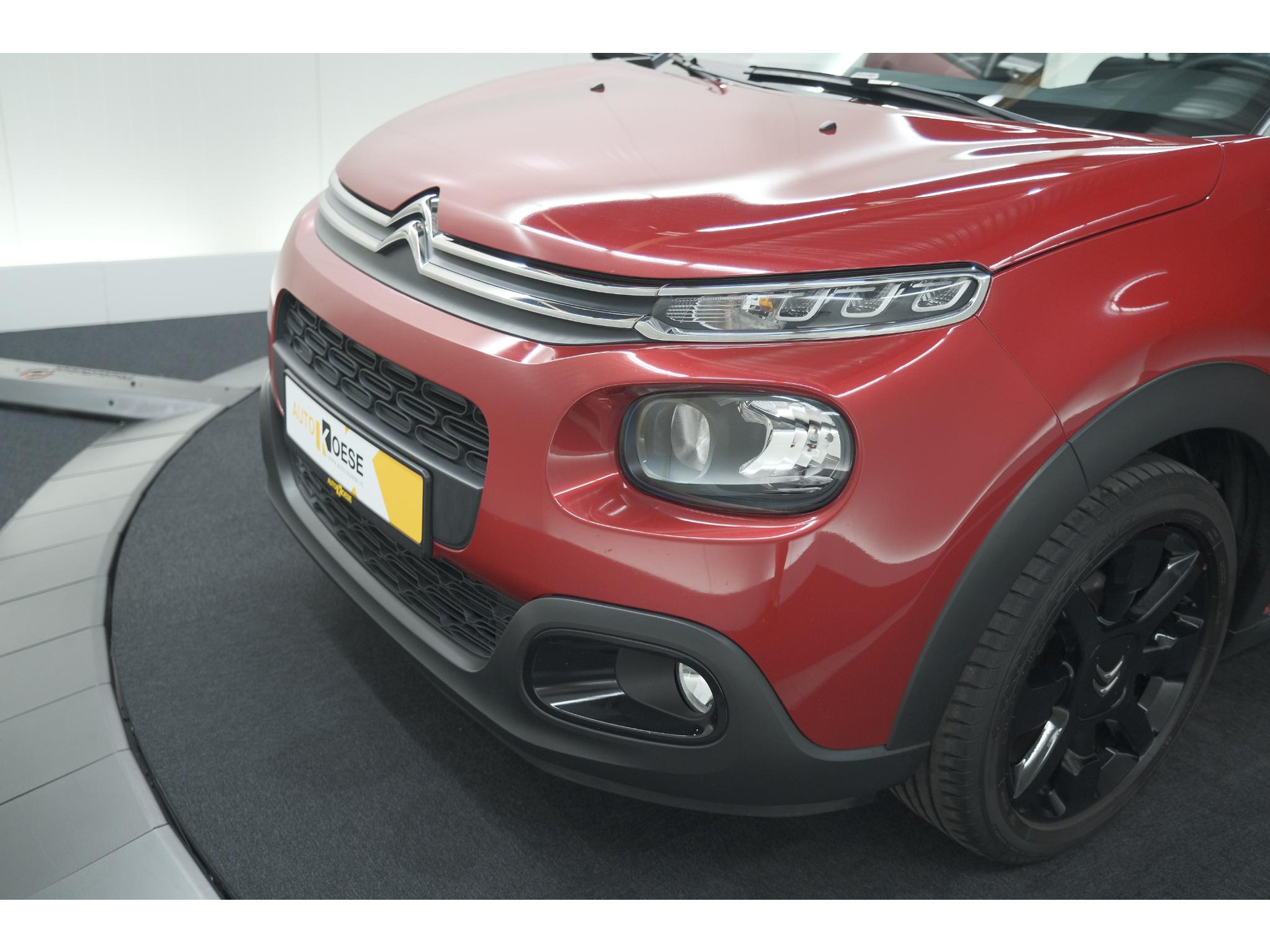 Citroen C3 PureTech 82 S&S Shine | Camera | Apple Carplay | Parkeersensoren | 16 Inch Velgen