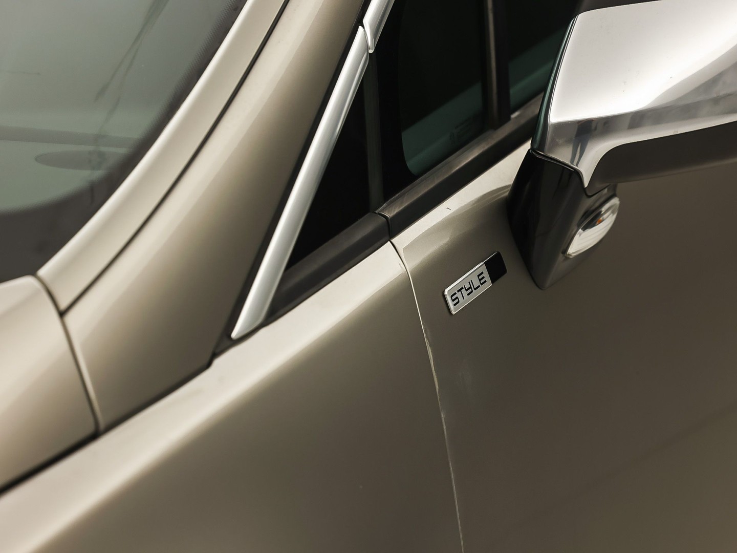 Peugeot 3008 1.2 PureTech Sport (PANORAMADAK, NAVIGATIE, CLIMATE, GETINT GLAS, SPORTSTOELEN, CRUISE, PARKEERSENSOREN, NIEUWSTAAT)
